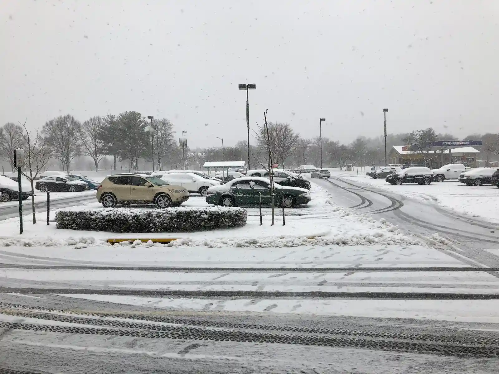 How Creative Outdoor Maintenance Solutions Improve Winter Parking Lot Safety