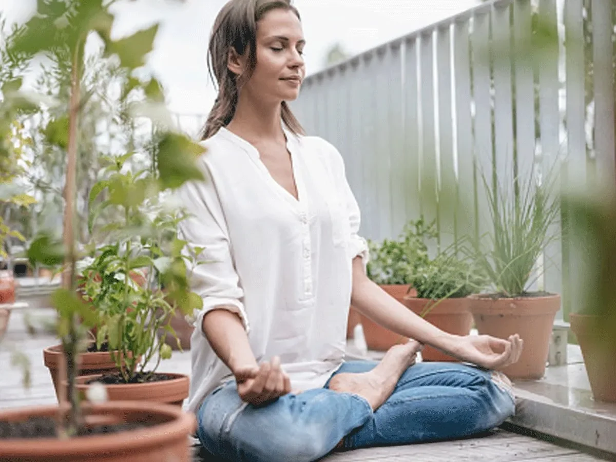 Healthy Lifestyle Tips for Women Through Arts